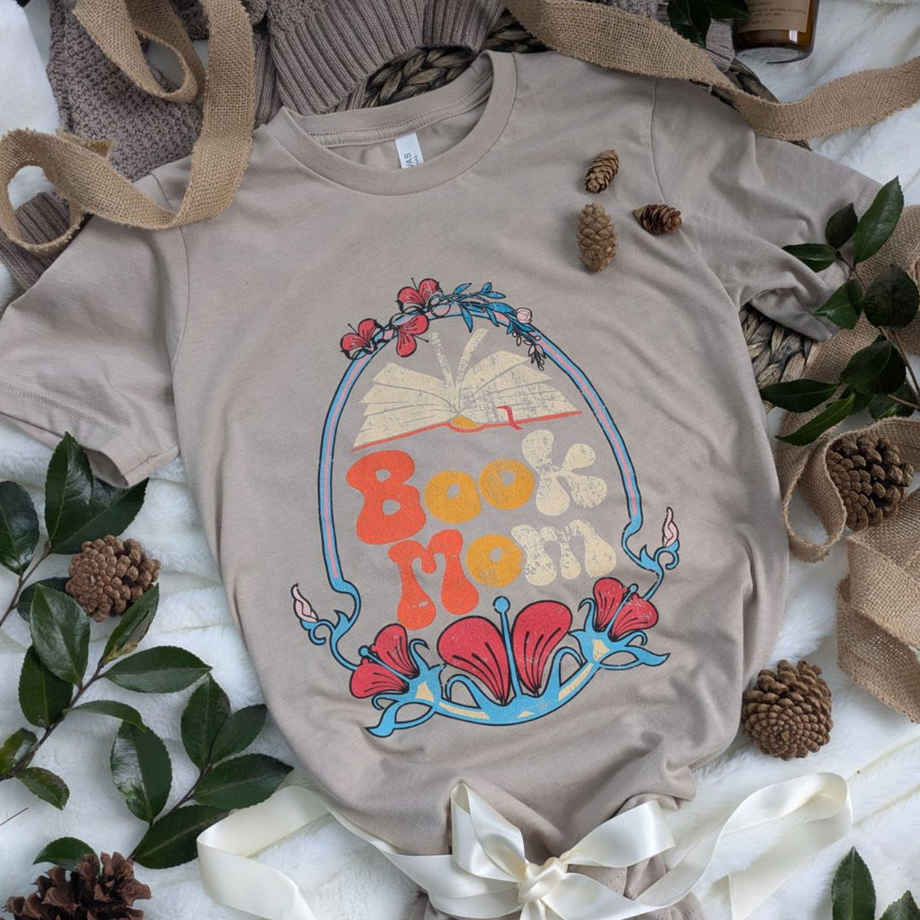 Book Mom Unisex Tee
