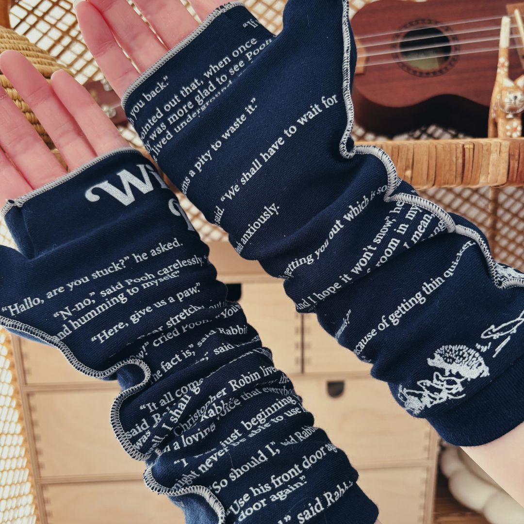 Winnie-the-Pooh Writing Gloves
